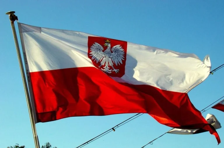 У Польщі спрацювали сирени під час ракетного удару РФ: що відомо