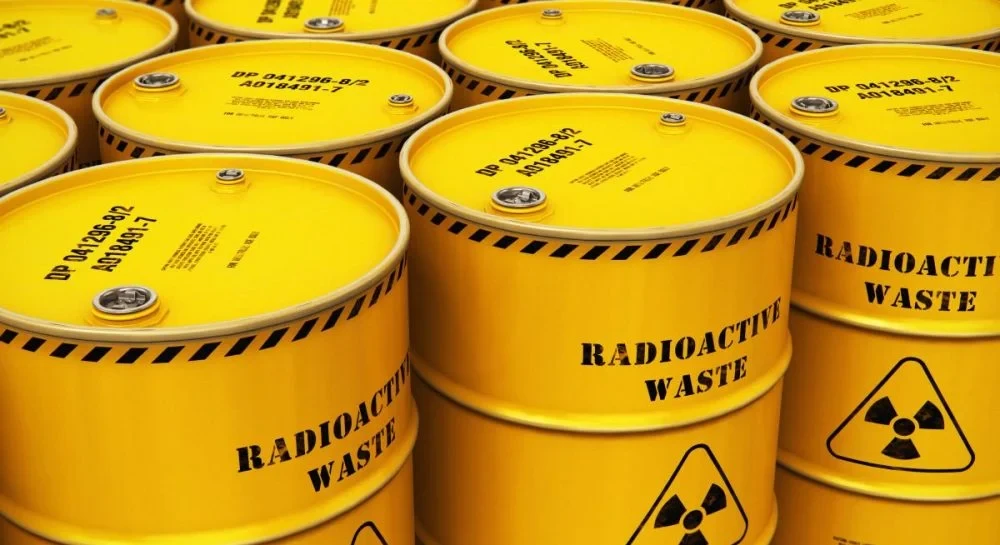 На дні Атлантики знайшли радіоактивне звалище: частина бочок уже протекла