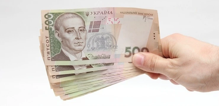 Старі 500 гривень почали вилучати з обігу: що робити власникам купюр