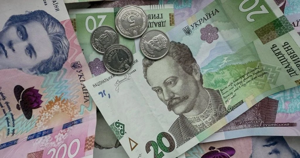Купюри загортають у фольгу для тривалого зберігання: що це дає